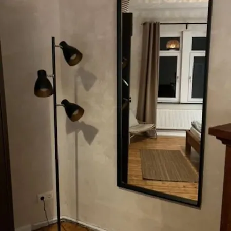 Charmante Altbauwohnung Нойс