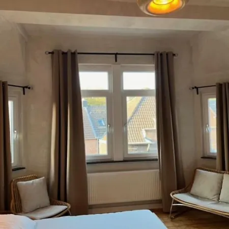 Charmante Altbauwohnung *