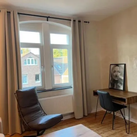 Charmante Altbauwohnung Апартаменты *